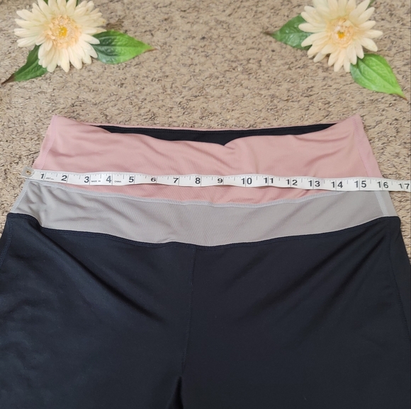 Shadow Sport High Waisted Flare Leggings  Good Conditions  color black - Picture 7 of 12